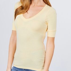 NWOT Eves Closet Elbow Sleeve V Neck Tee.